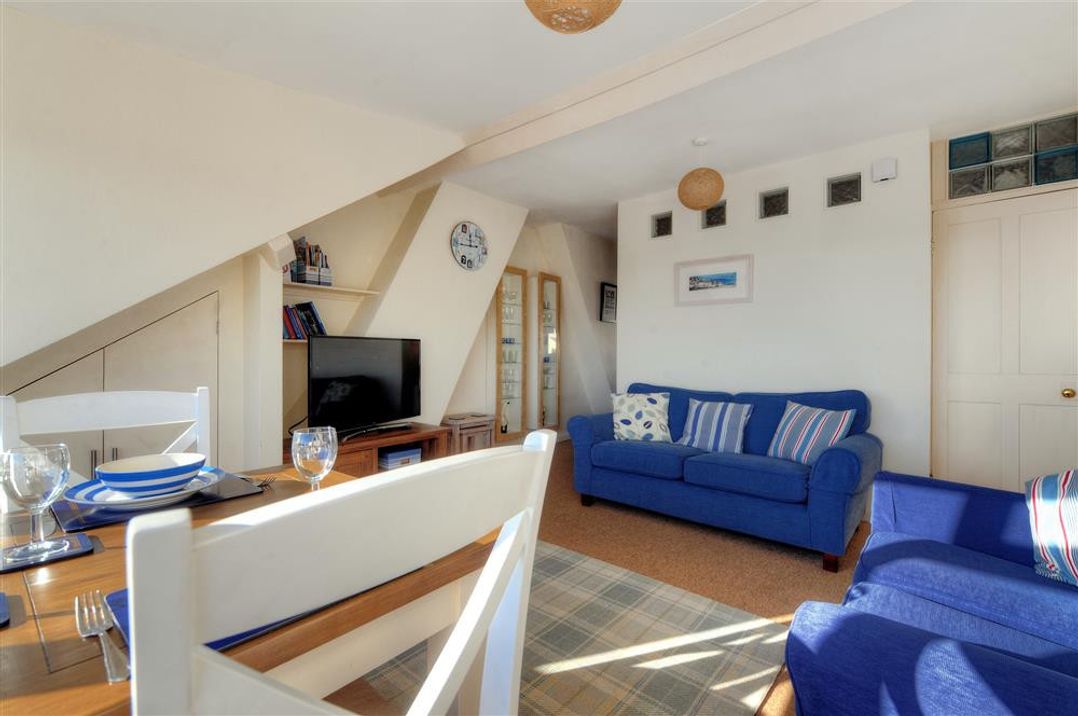 Halyards, La Casa