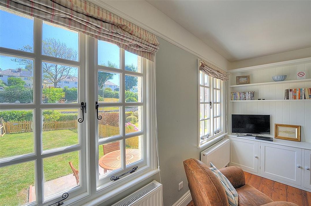 1 Riverside Cottages