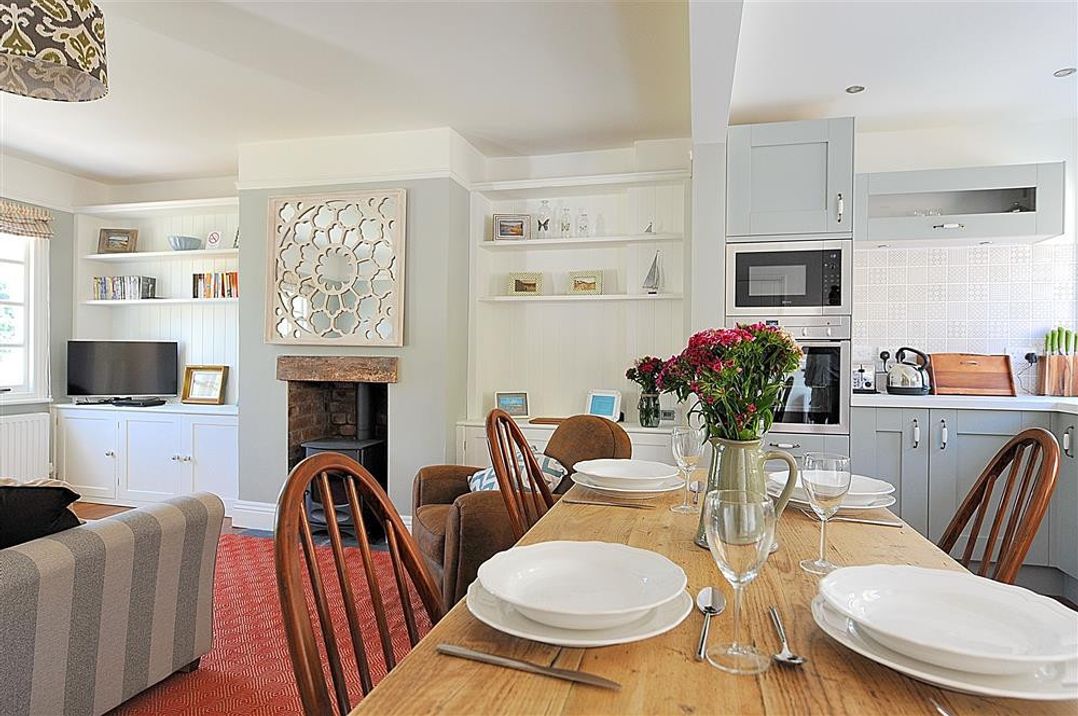 1 Riverside Cottages