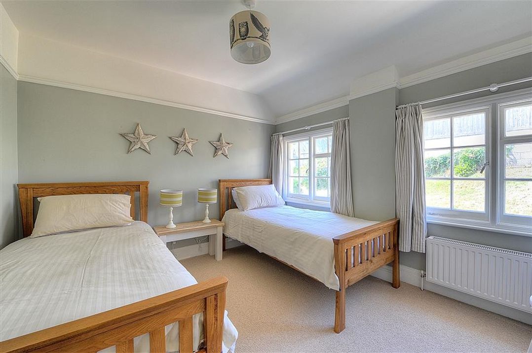1 Riverside Cottages