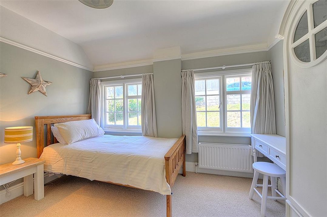 1 Riverside Cottages