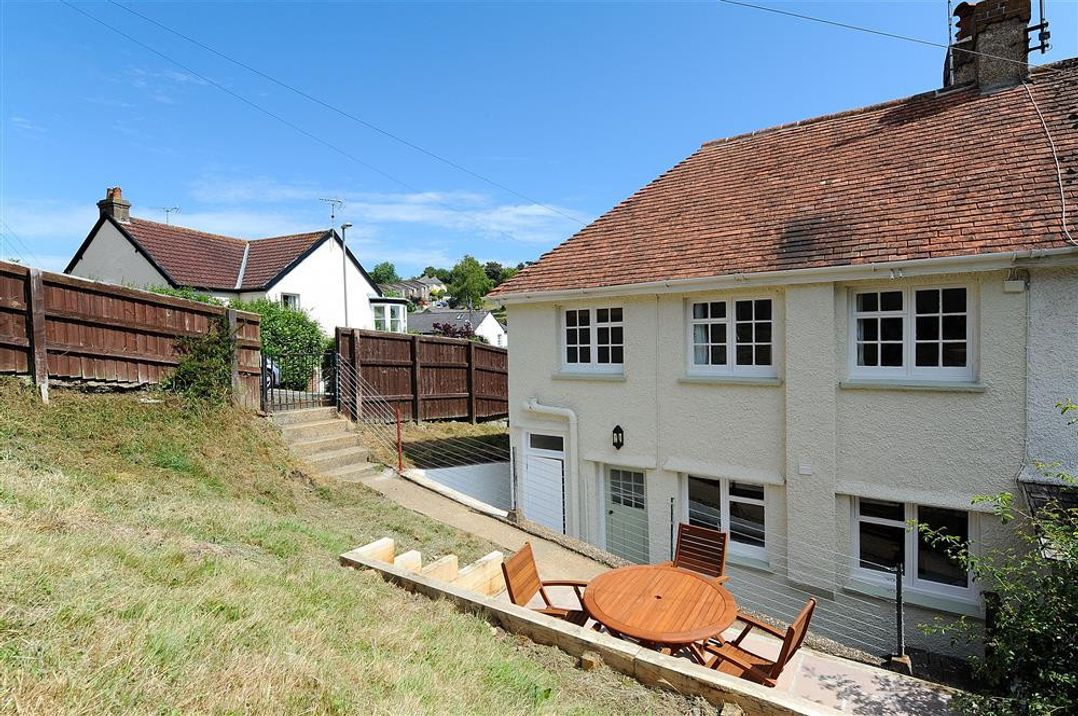 1 Riverside Cottages