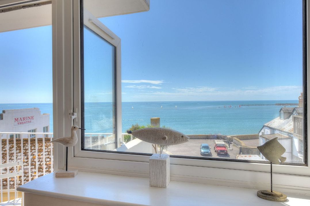 6 Bay View Court