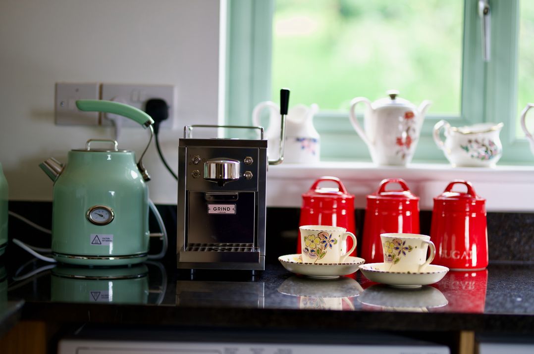 Tring Grange Cottage, Sleeps 2 with Onsite Parking