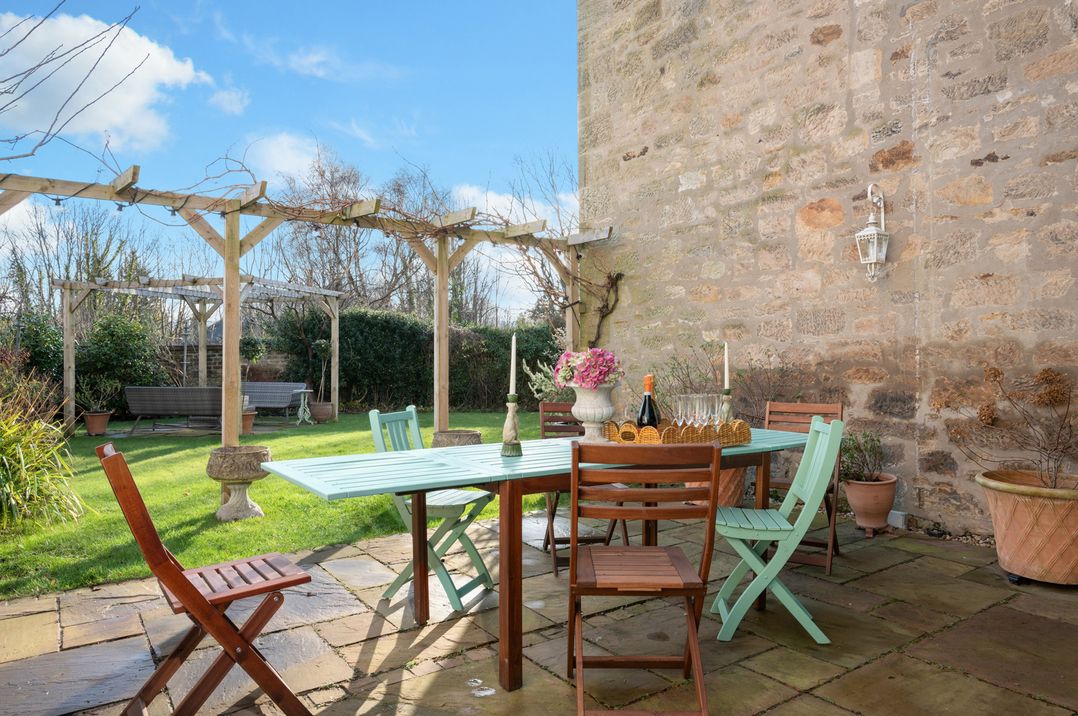 Eskbank Terrace Spacious House