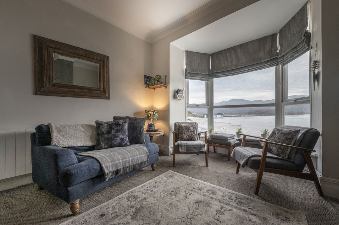 Harbour View - Flat 2 - Tudor House