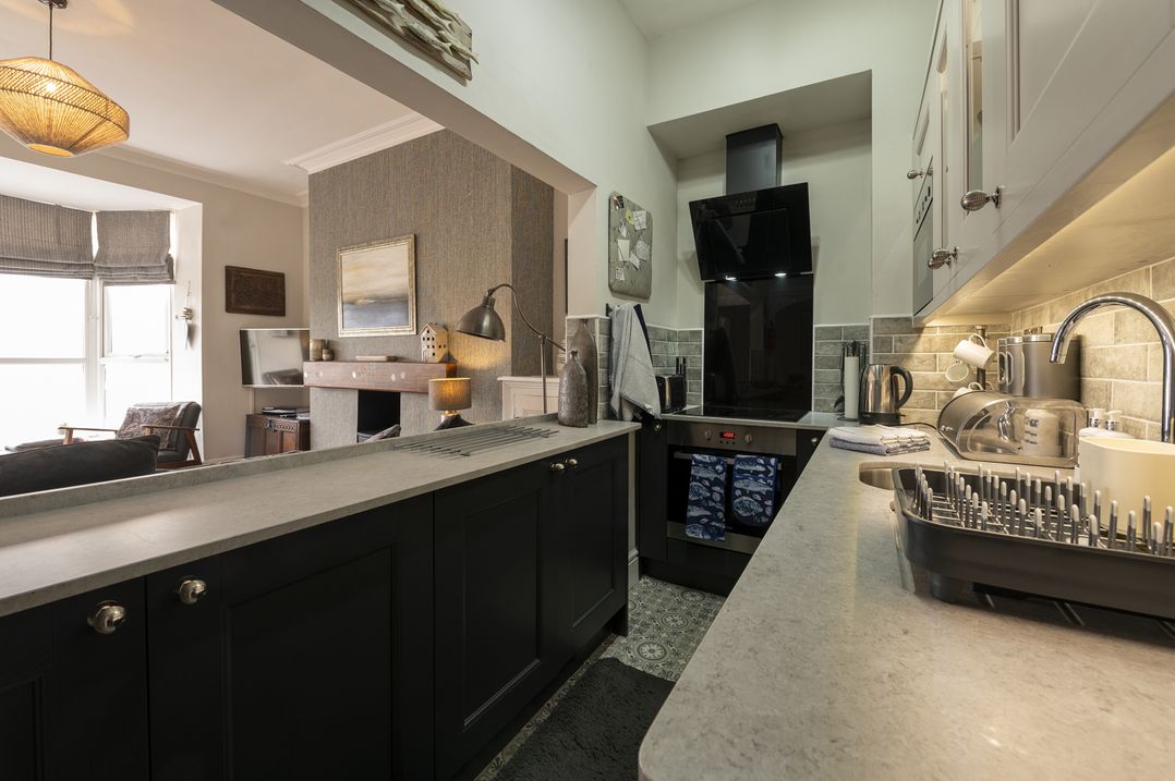 Harbour View - Flat 2 - Tudor House