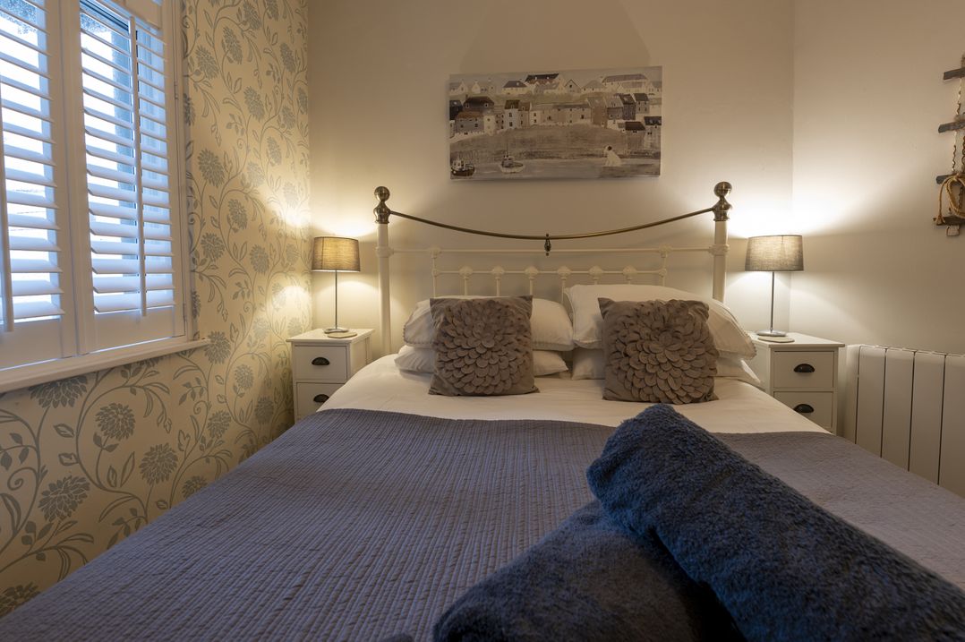 Harbour View - Flat 2 - Tudor House