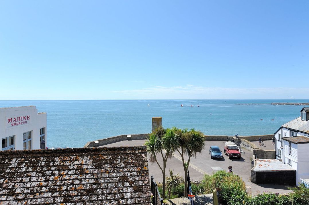 6 Bay View Court