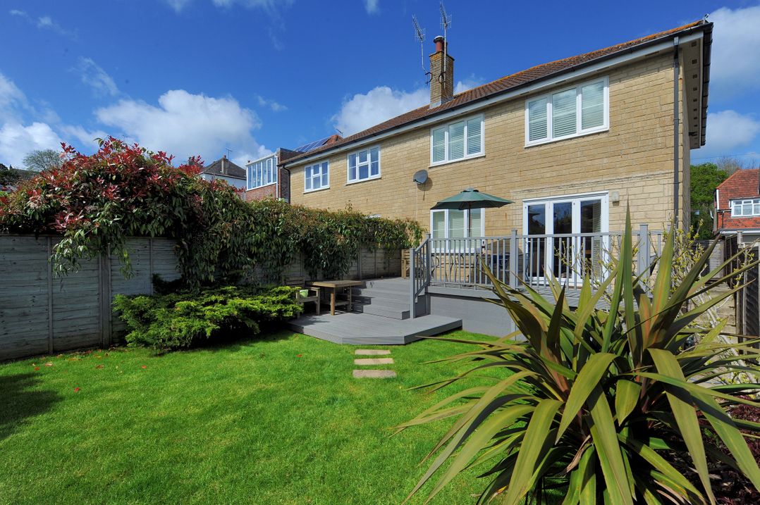 2 Studley Gardens