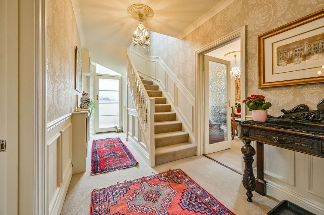 Muntham Luxury Town House with Hot Tub