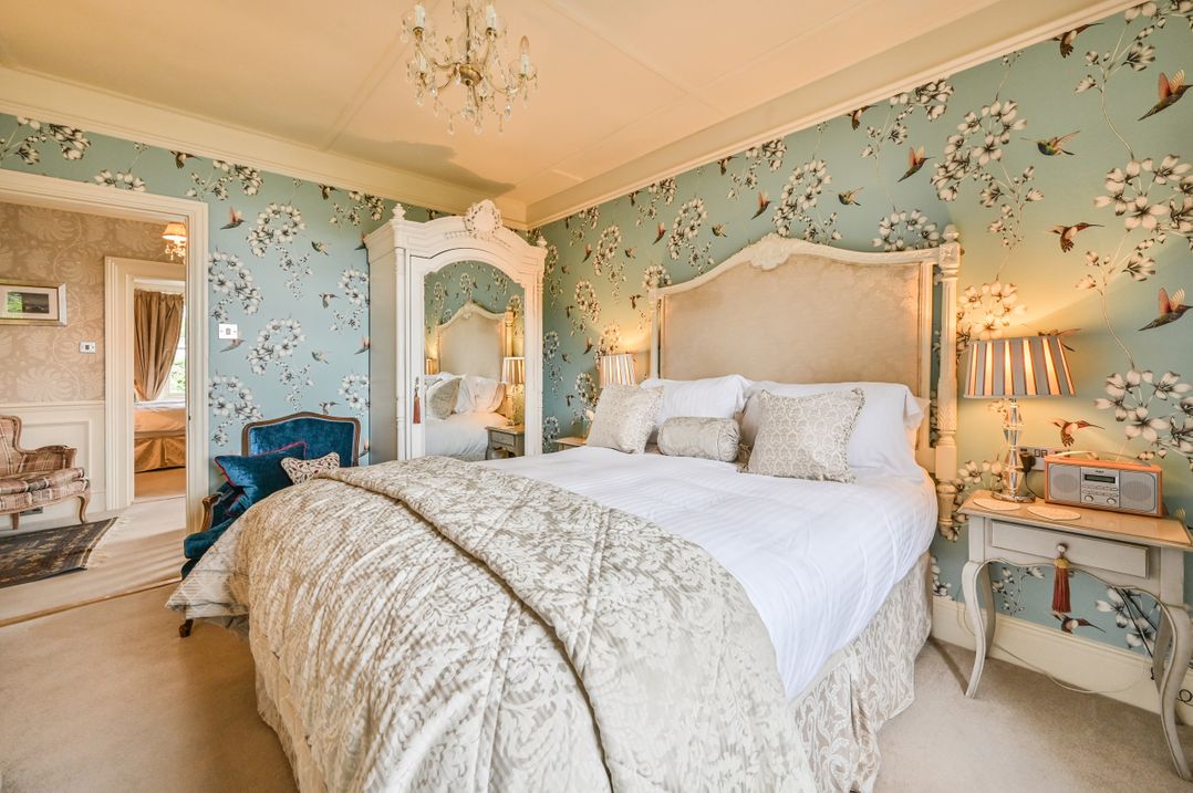 Muntham Luxury Town House with Hot Tub