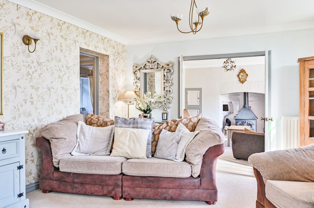 2 Mere Pits Cottages