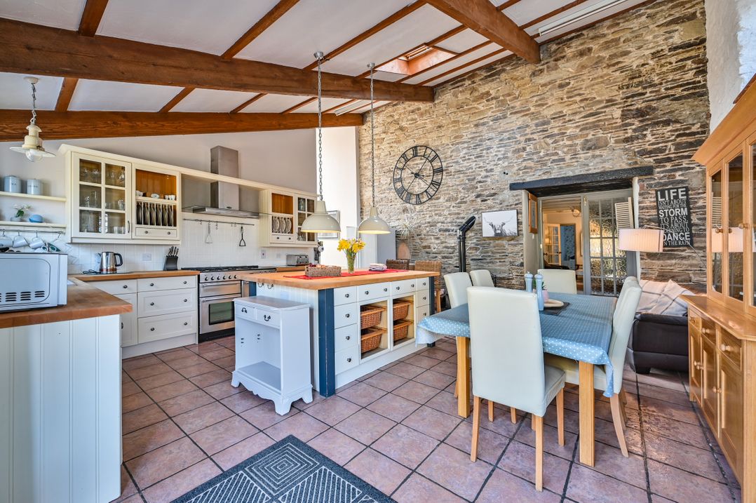 2 Mere Pits Cottages