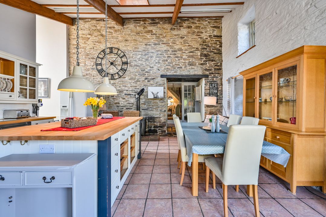 2 Mere Pits Cottages