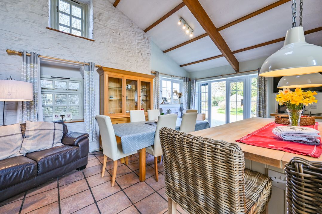 2 Mere Pits Cottages