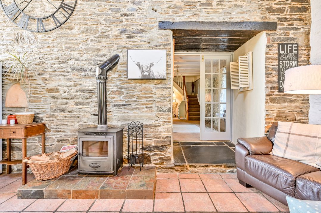 2 Mere Pits Cottages