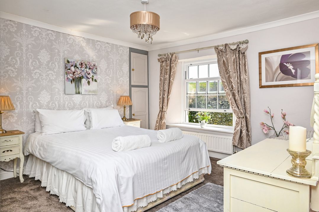 2 Mere Pits Cottages