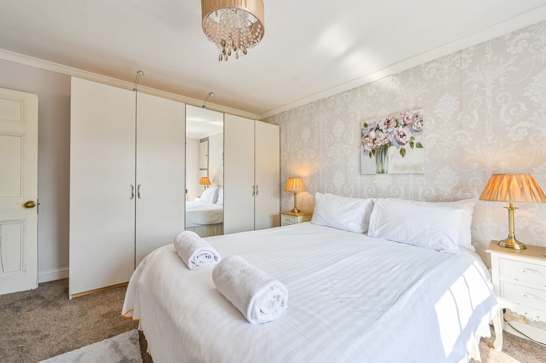 2 Mere Pits Cottages