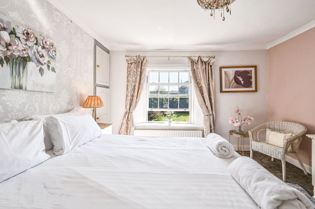 2 Mere Pits Cottages