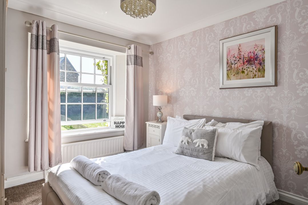 2 Mere Pits Cottages