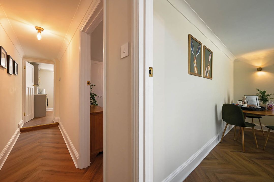 1 Bed  Sleeps 2  Near Beach Parking