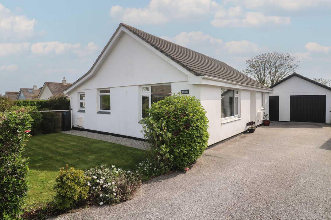 Dog friendly cottage in Carbis Bay, Cornwall - Sleeps 6