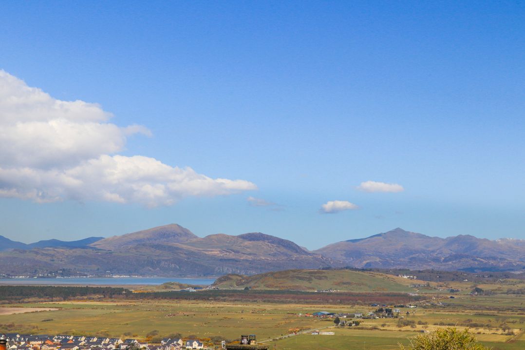 Harlech Apartments - Matholwch