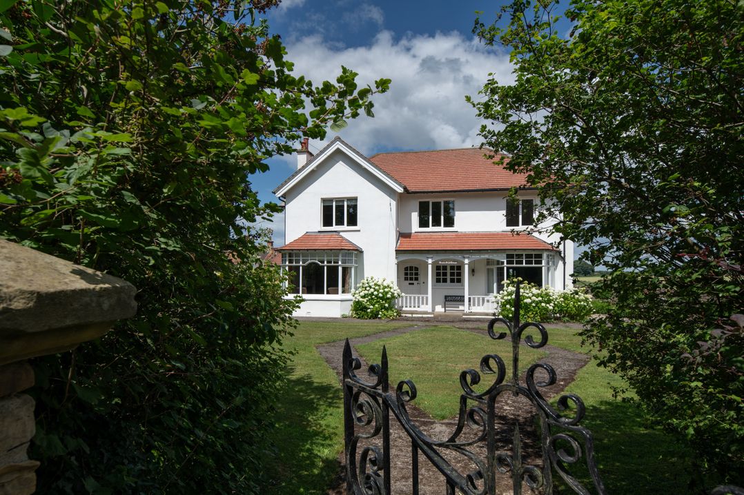Green End House