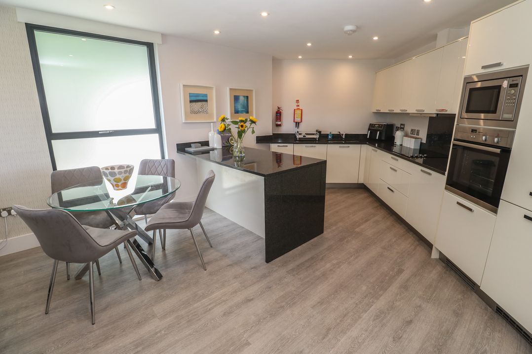 Peninsula Apartment 2
