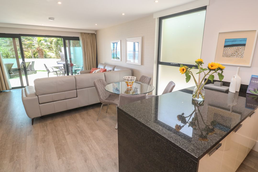 Peninsula Apartment 2