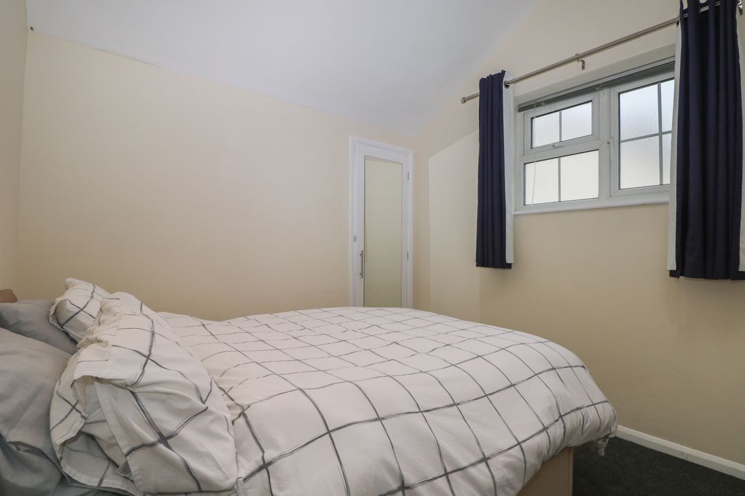 2A Kent Cottages