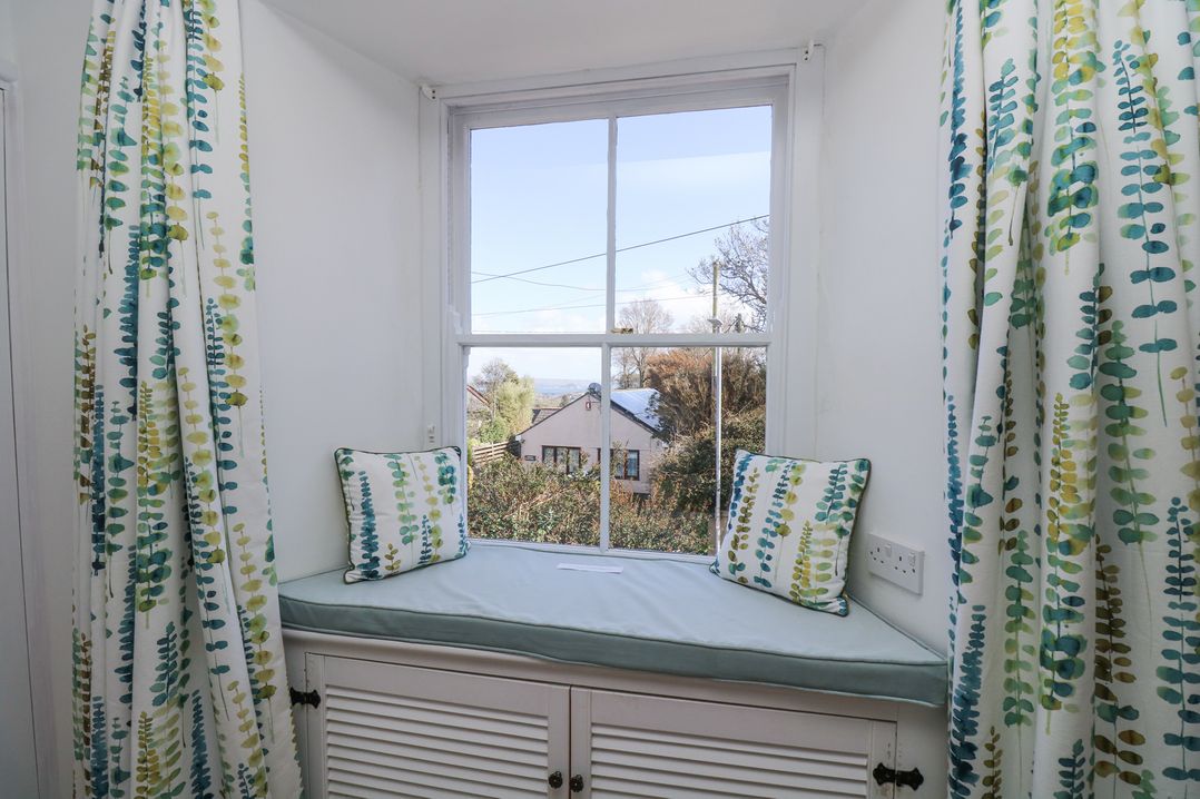 6 Bellair Road