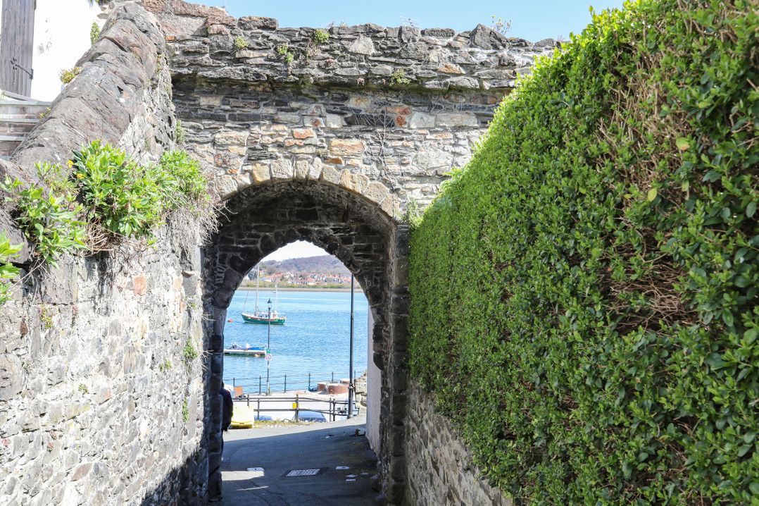 Plas Glan Yr Afon