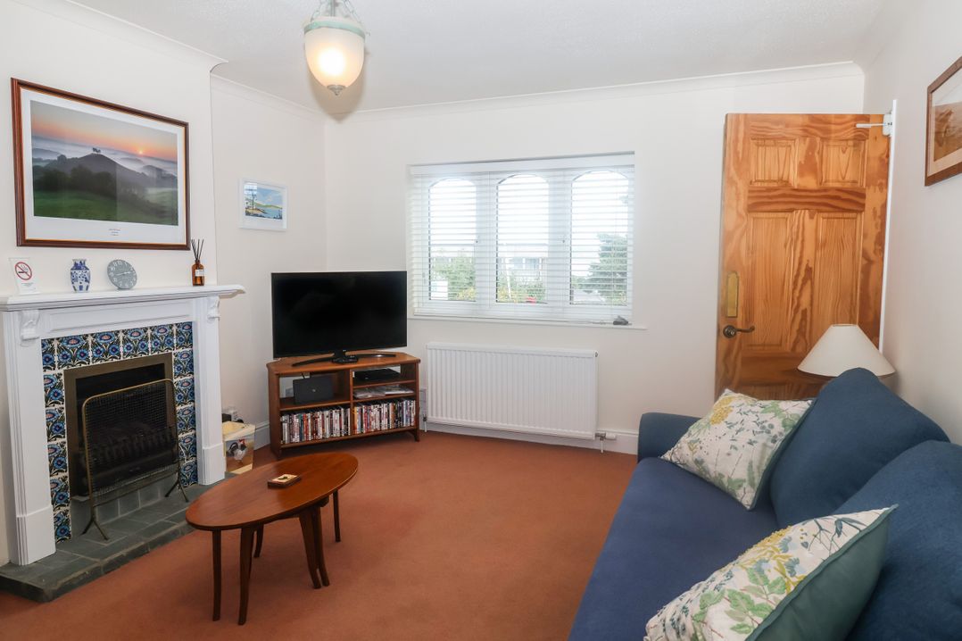 2 Kersbrook Gardens
