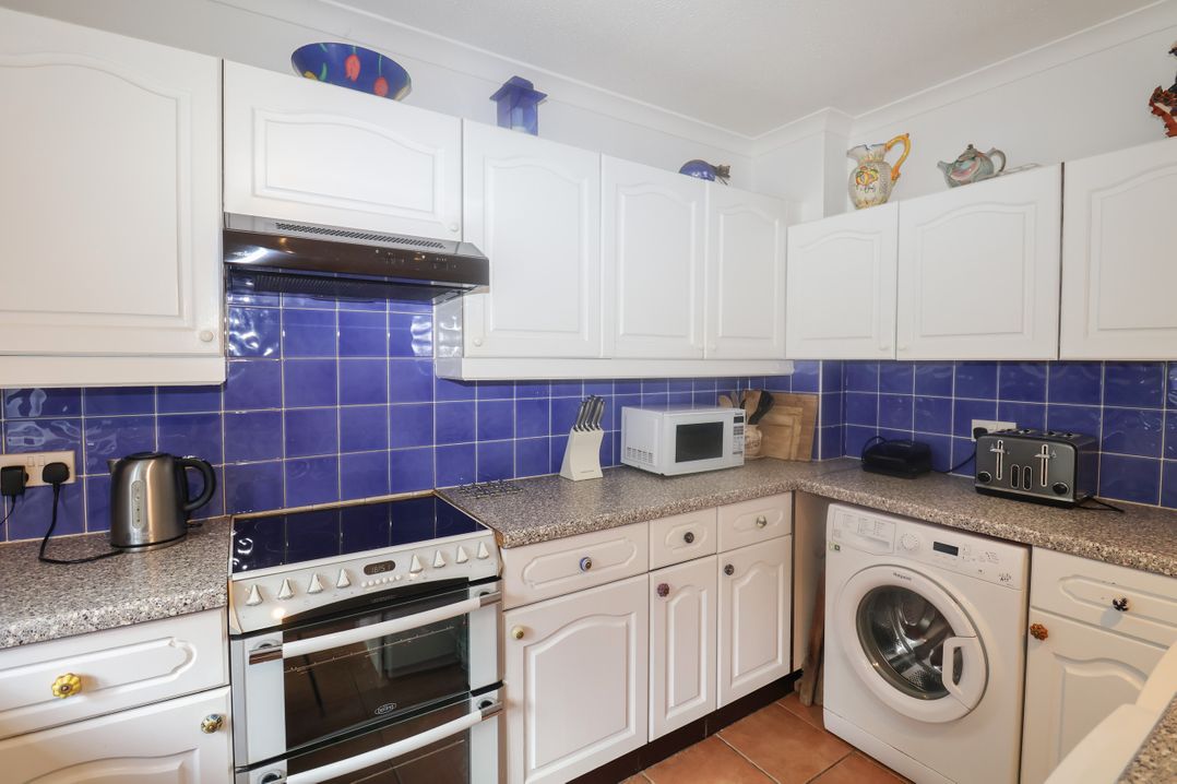 2 Kersbrook Gardens
