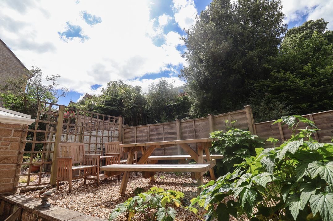 2 Kersbrook Gardens