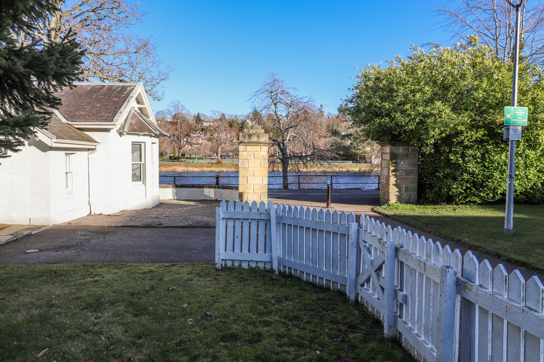Porter's Lodge