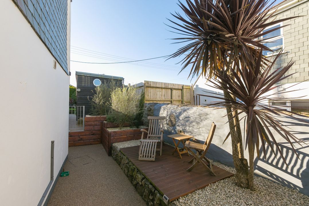 Oystercatcher House