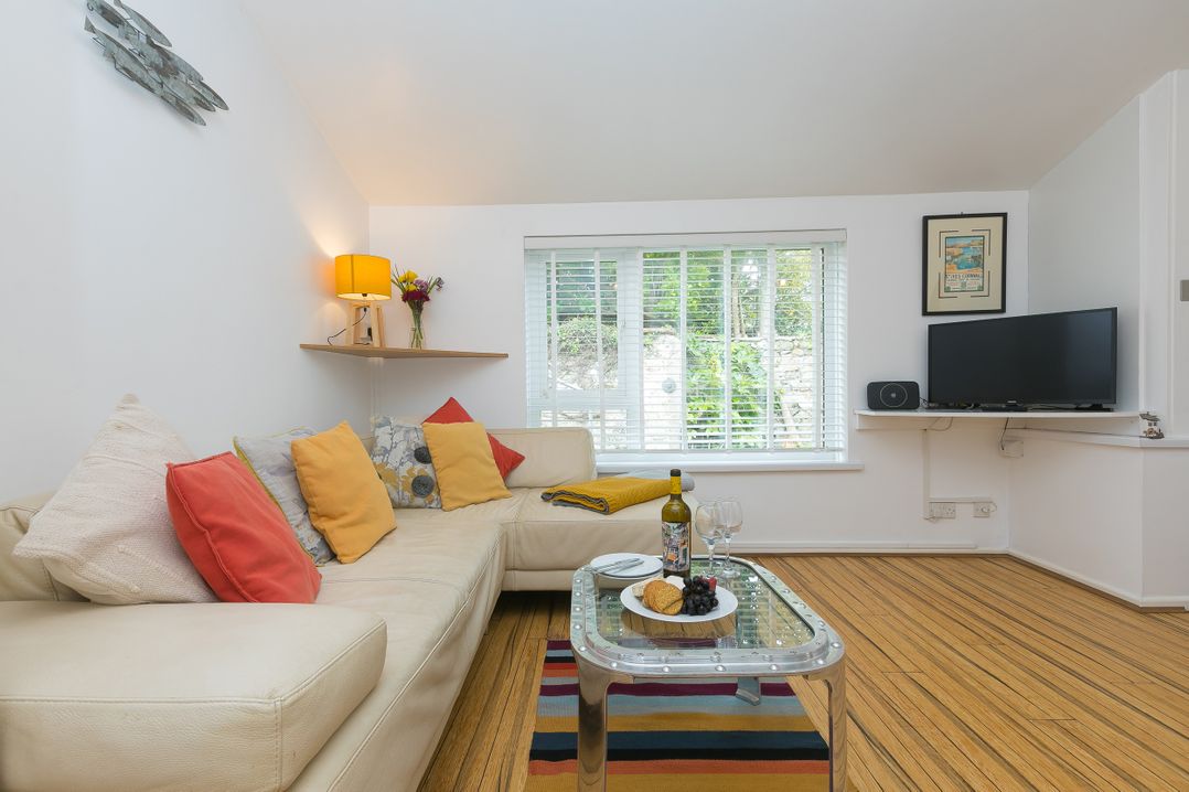 Flat 3, Pentowan Court