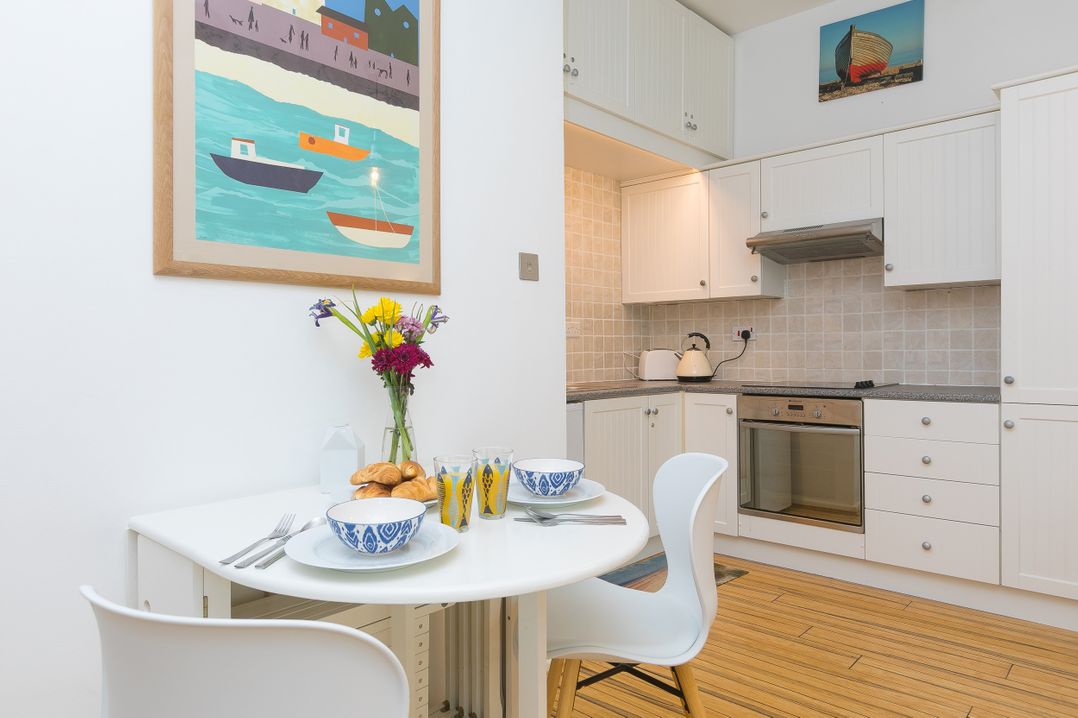 Flat 3, Pentowan Court