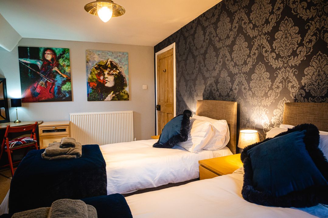 Lonsdale Villa Retreat