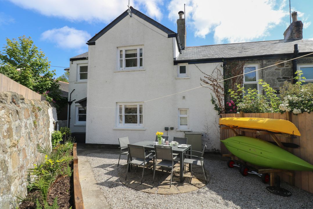 2 Chapel Place
