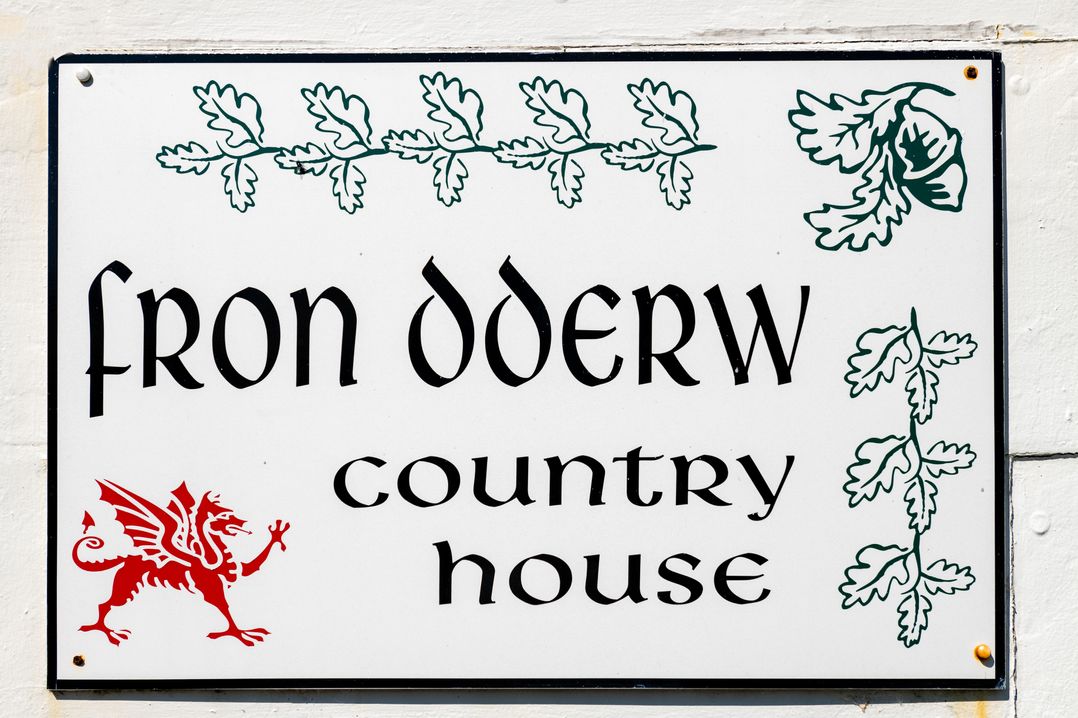 Fron Dderw