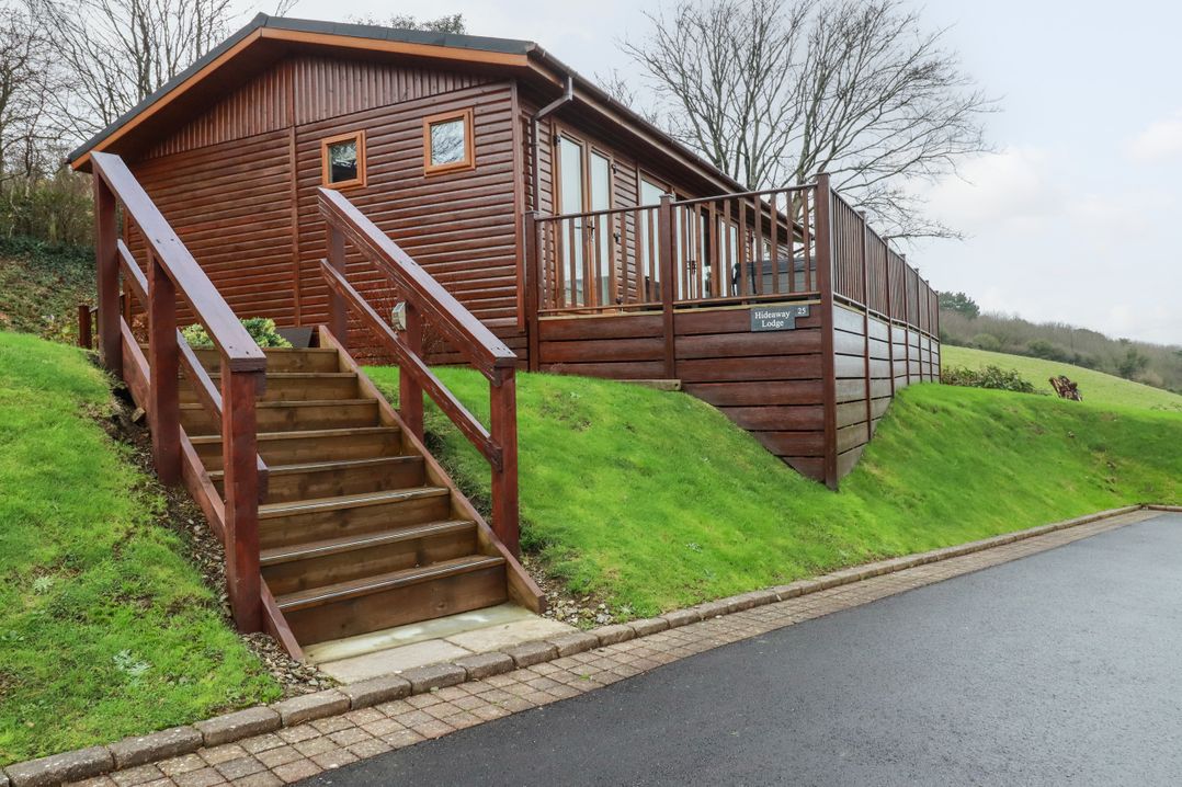 Hideaway Lodge