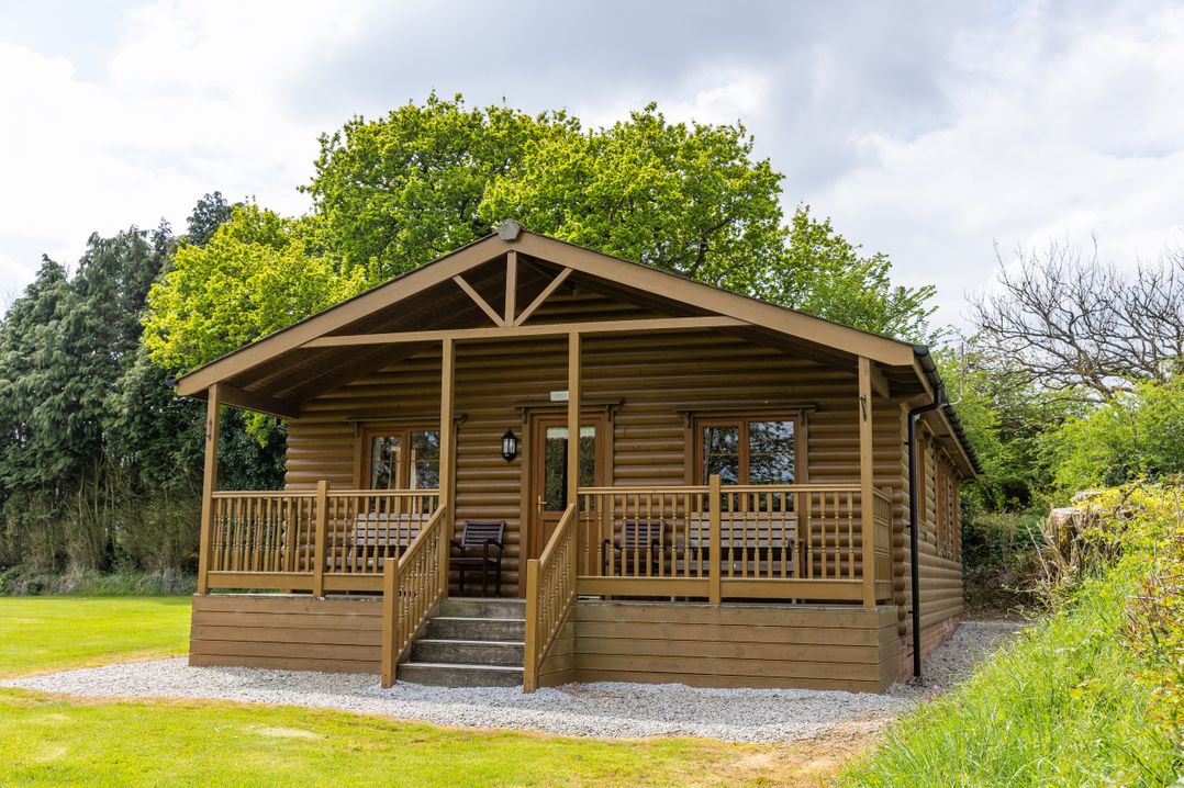 Tarka's Holt Log Cabin