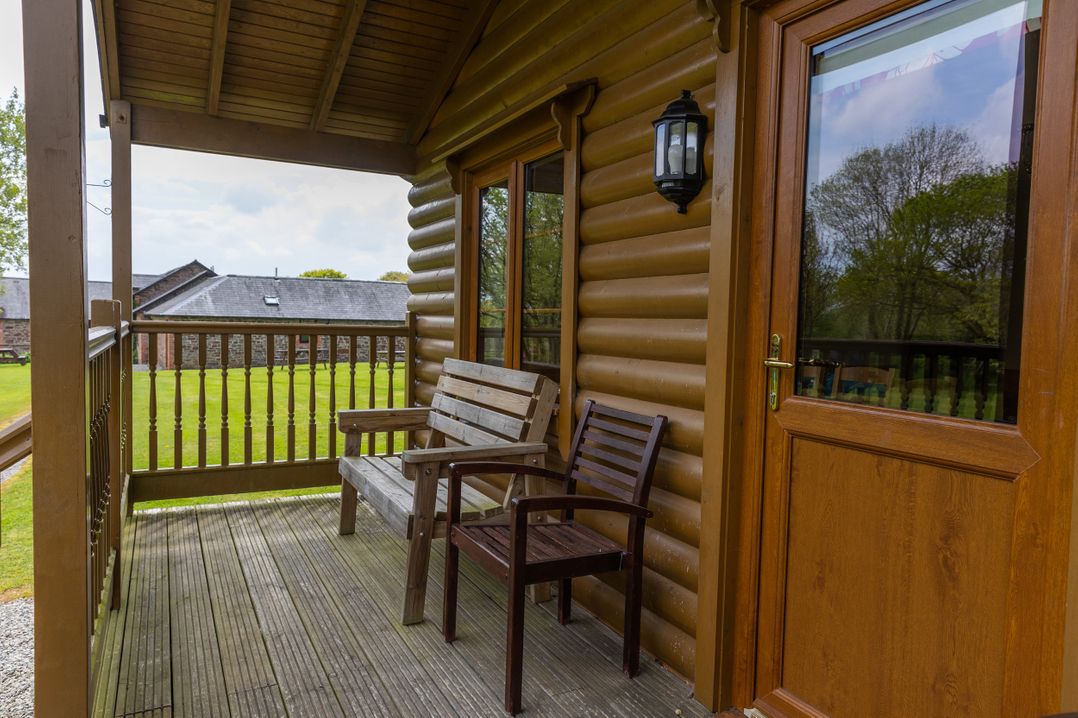 Tarka's Holt Log Cabin
