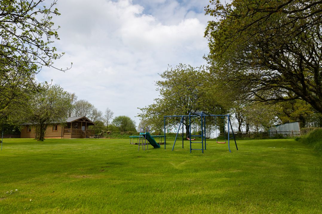 Tarka's Holt Log Cabin