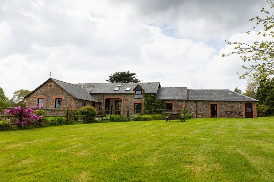 Tarka's Holt Log Cabin