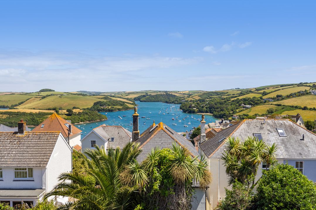 Firm Anchor, Salcombe - Sleeps 9 guests